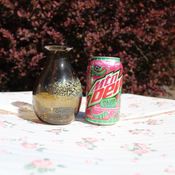 Vtg Buzz Williams 80' Studio Art Blown Glass Bud Vase amber-ish green MCM Signed - Picture 3 of 13